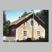 022-1195 Goldbach im Juni 1993. Das Wohnhaus Schuhmacher Wilhelm Radtke auf der kleinen Seite.jpg